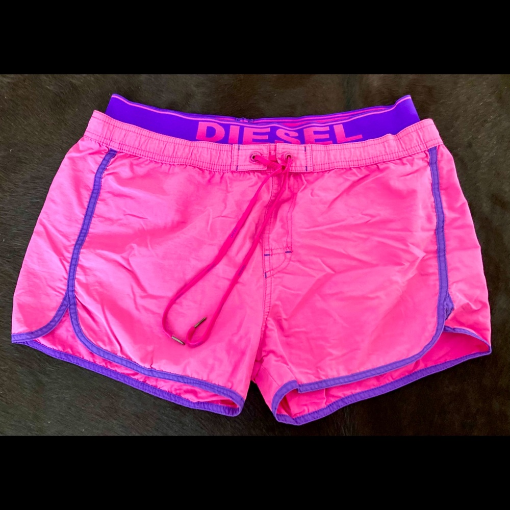 Diesel men’s short lined swim shorts, Sz Large